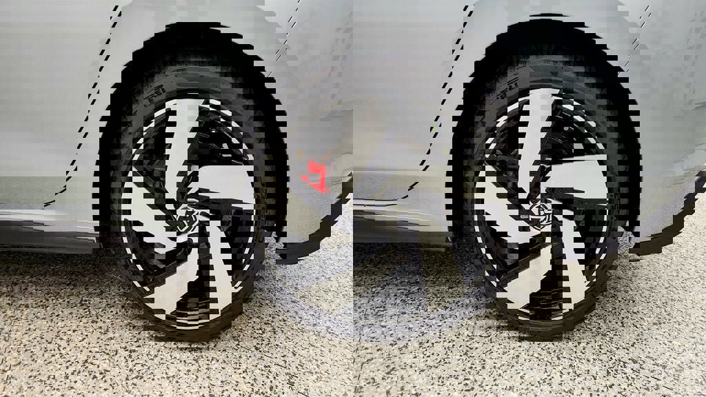 Used 2025 Volkswagen GTI S image 9