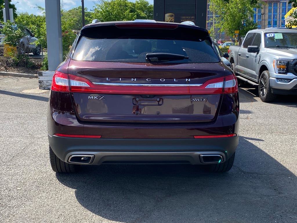 Used 2018 Lincoln MKX Reserve w/ Driver Assistance Package image 3