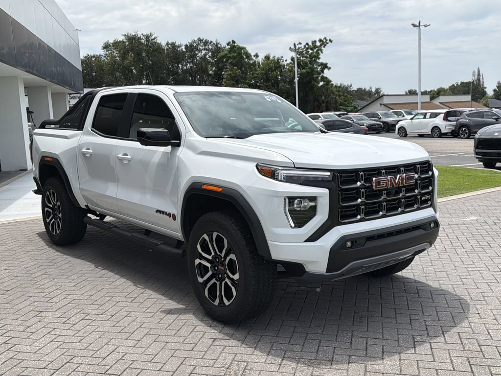 Certified 2025 GMC Canyon AT4 w/ Nightfall Edition AWD/4WD image 7
