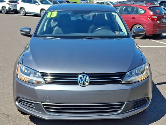 Used 2013 Volkswagen Jetta SE FWD image 2