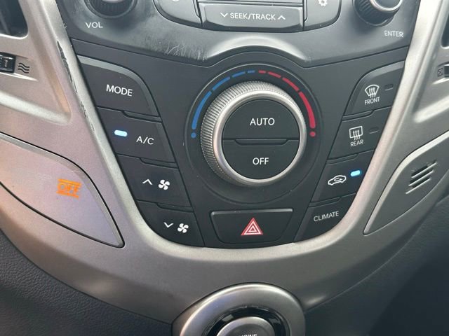 Used 2017 Hyundai Veloster Value Edition image 17