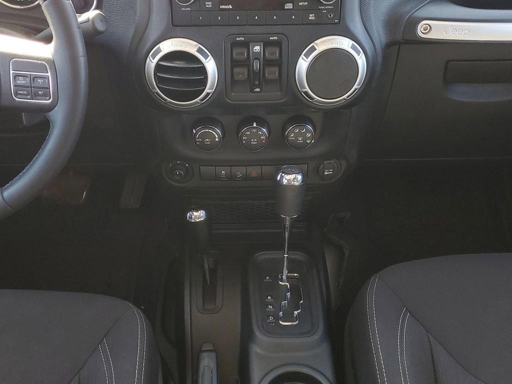 Used 2017 Jeep Wrangler Unlimited Sahara w/ Connectivity Group image 22