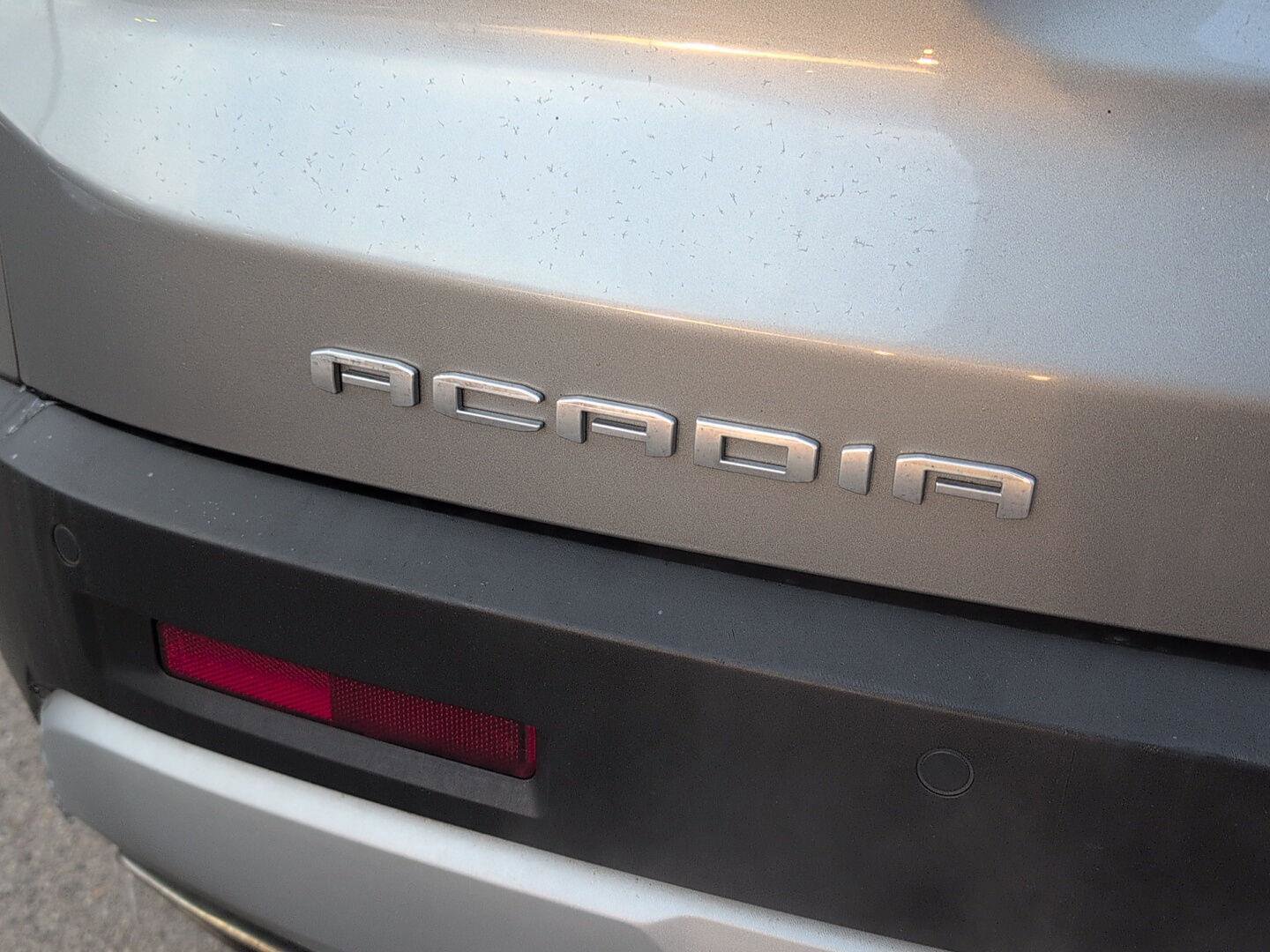 Used 2023 GMC Acadia SLT image 5