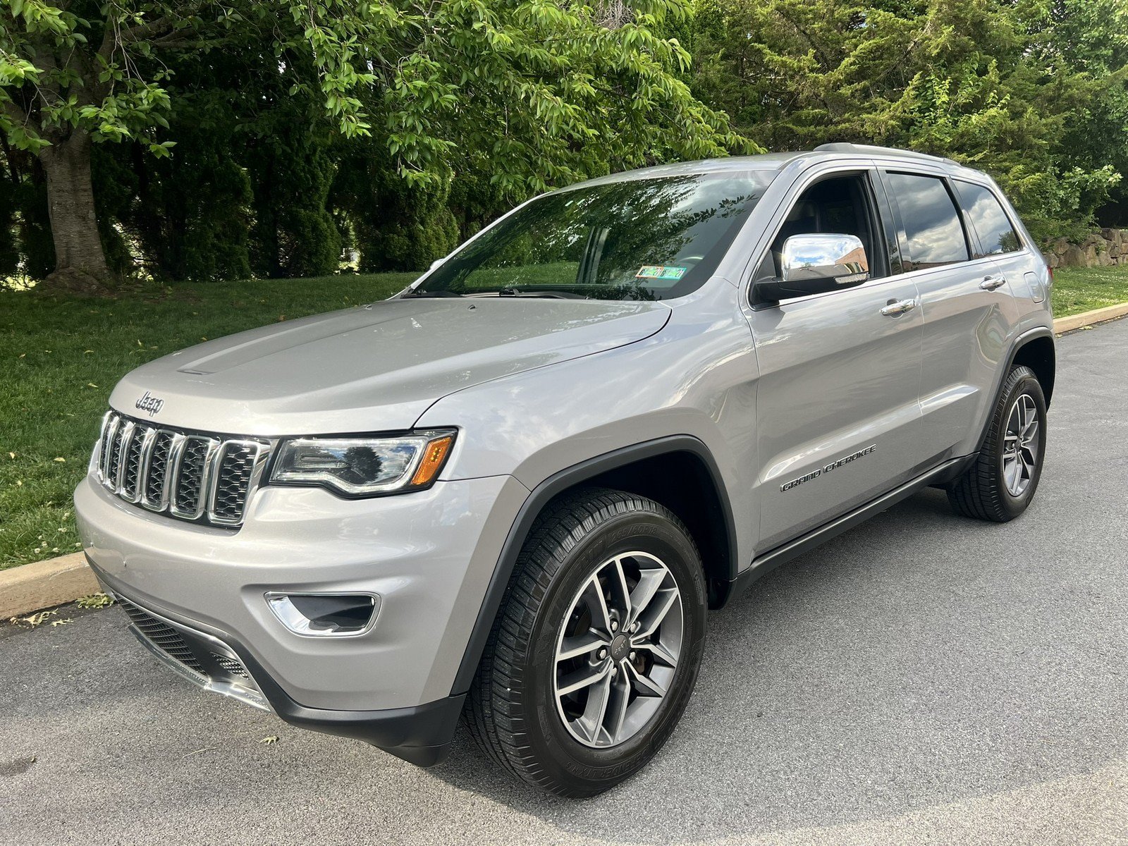 Used 2019 Jeep Grand Cherokee Limited w/ Luxury Group II AWD/4WD image 37