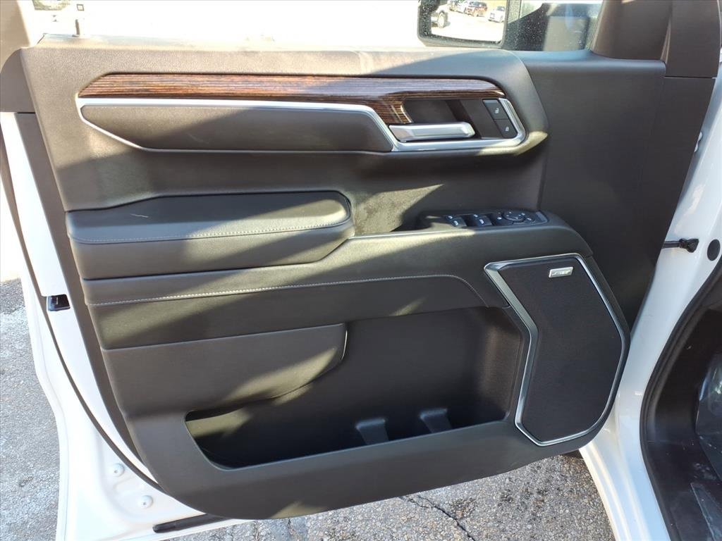Used 2024 GMC Sierra 1500 Elevation w/ Preferred Package image 17