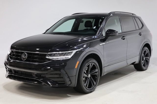 Used 2023 Volkswagen Tiguan SE R-Line FWD image 3