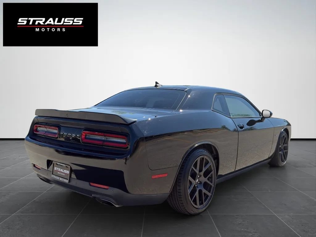 Used 2017 Dodge Challenger R/T Plus RWD image 7