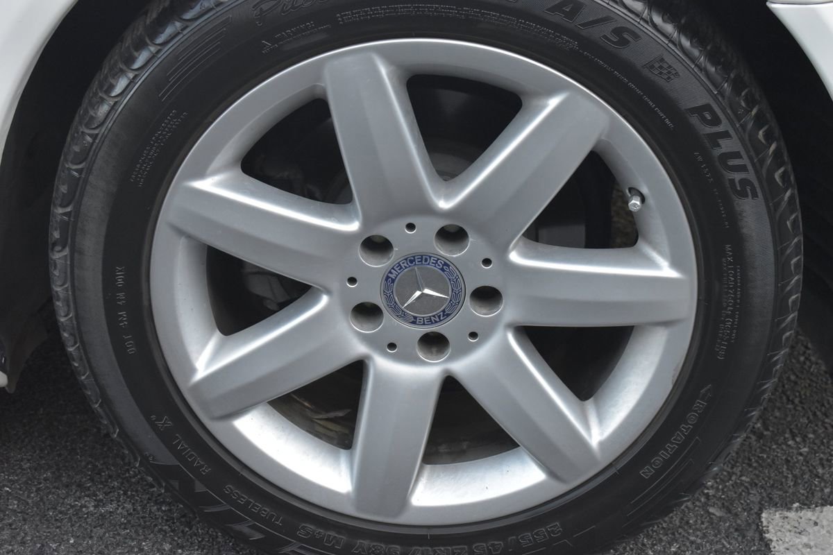 Used 2004 Mercedes-Benz SL 500 w/ Comfort Pkg image 47