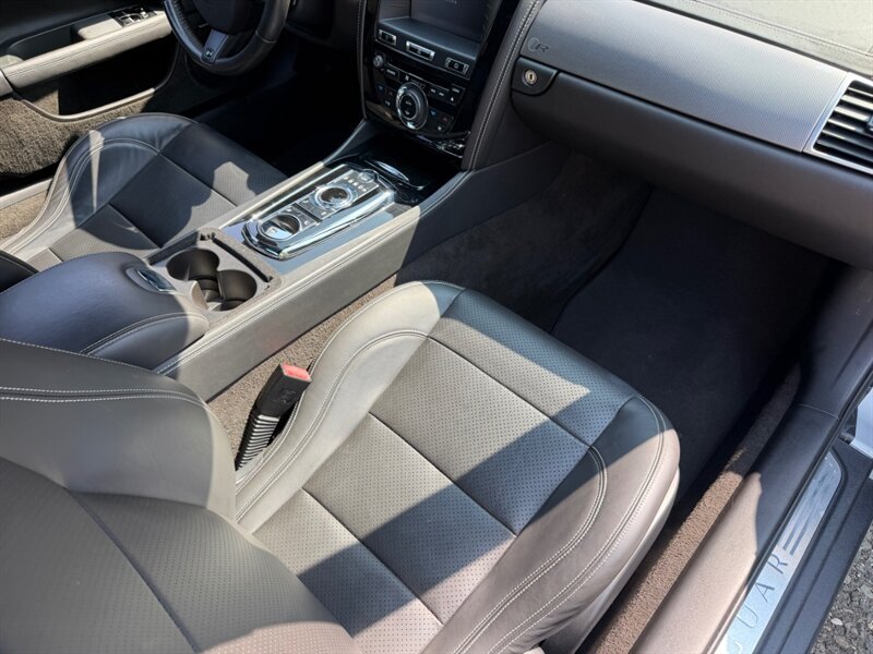 Used 2015 Jaguar XKR R RWD image 17