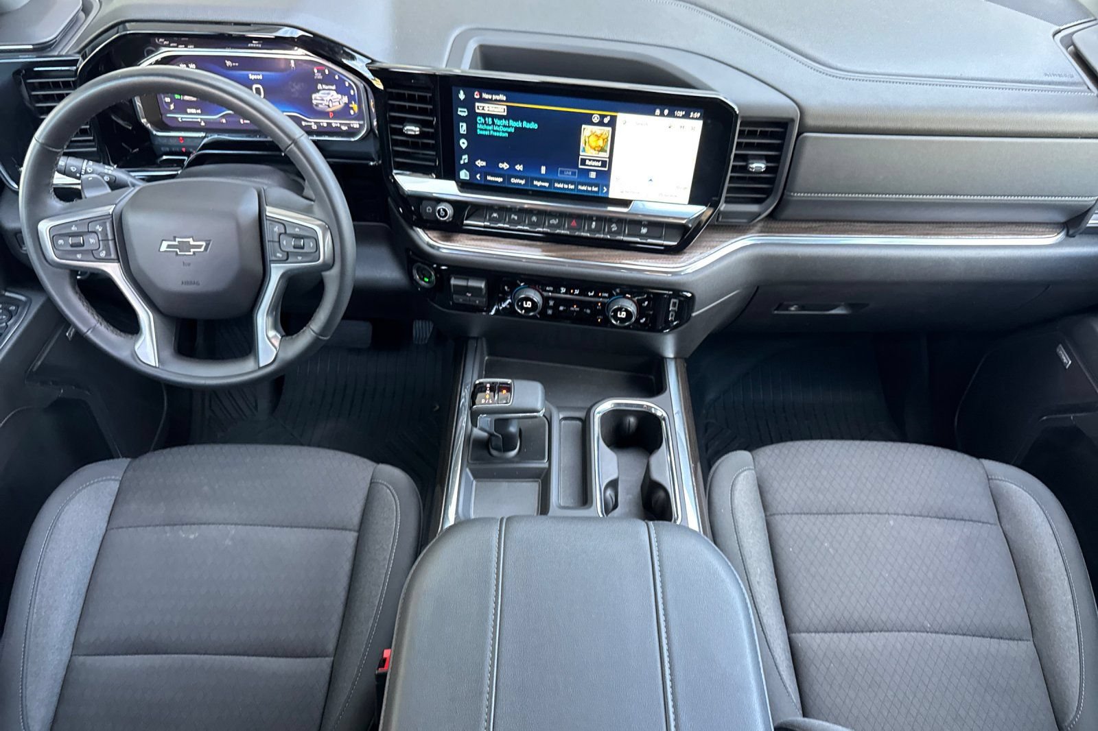 Used 2025 Chevrolet Silverado 1500 RST AWD/4WD image 14