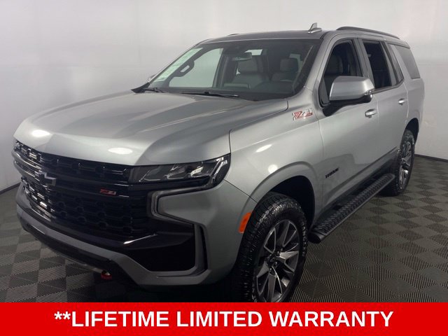 Used 2024 Chevrolet Tahoe Z71 w/ Luxury Package AWD/4WD image 3