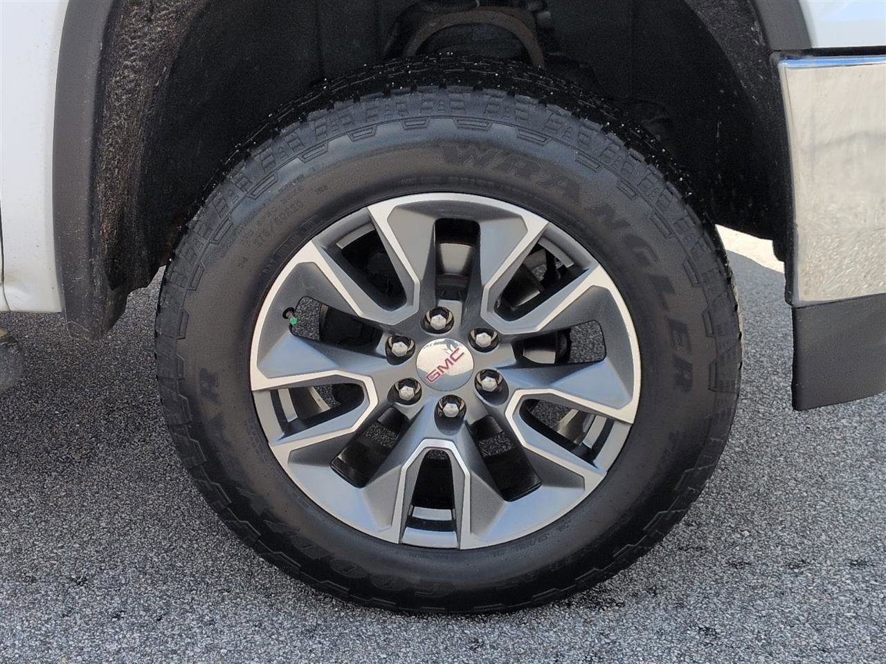 Used 2018 GMC Sierra 1500 SLT AWD/4WD image 10