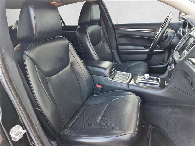 Used 2019 Chrysler 300 Limited AWD/4WD image 19
