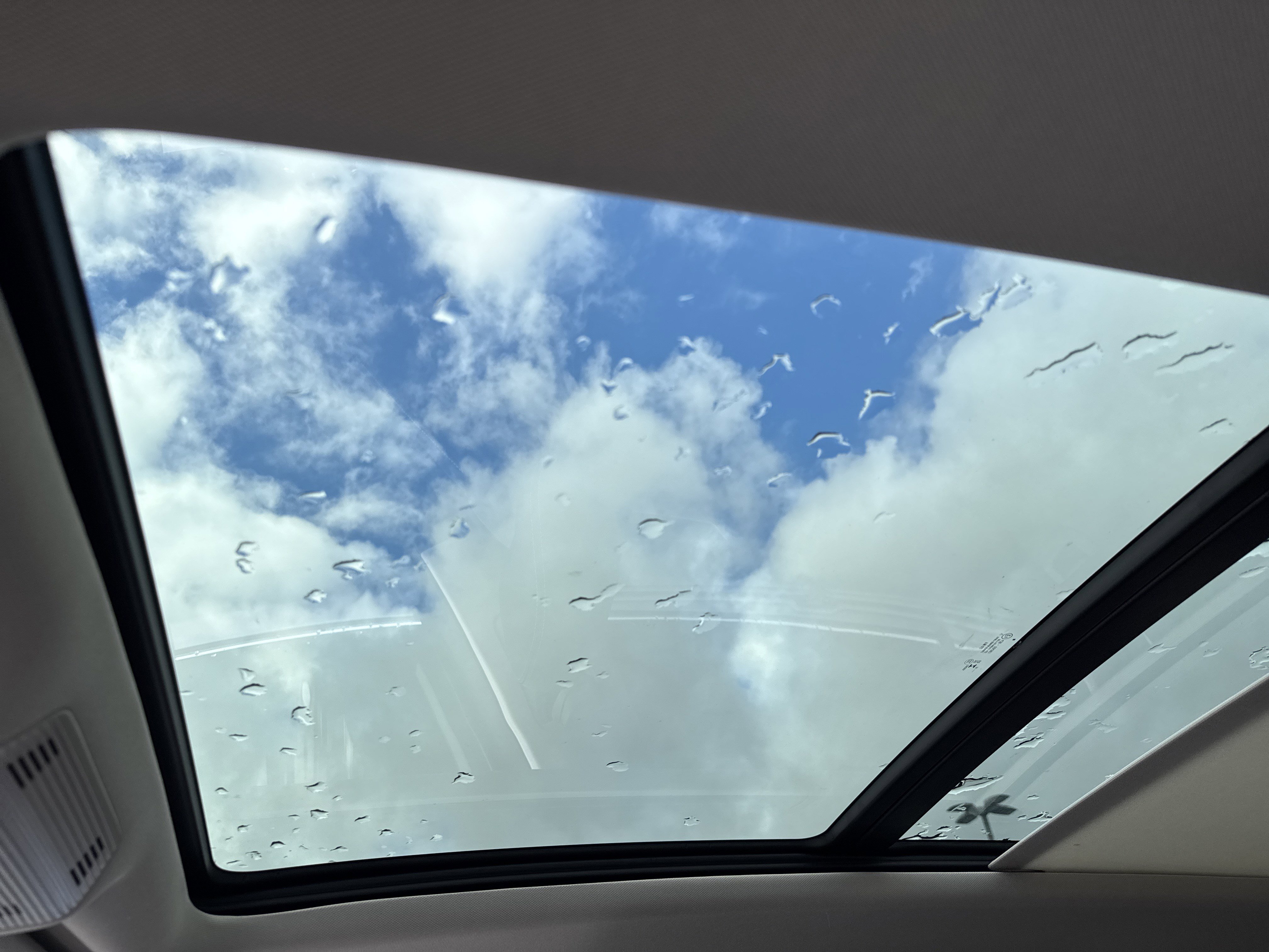 New 2026 Volkswagen Atlas SE image 10