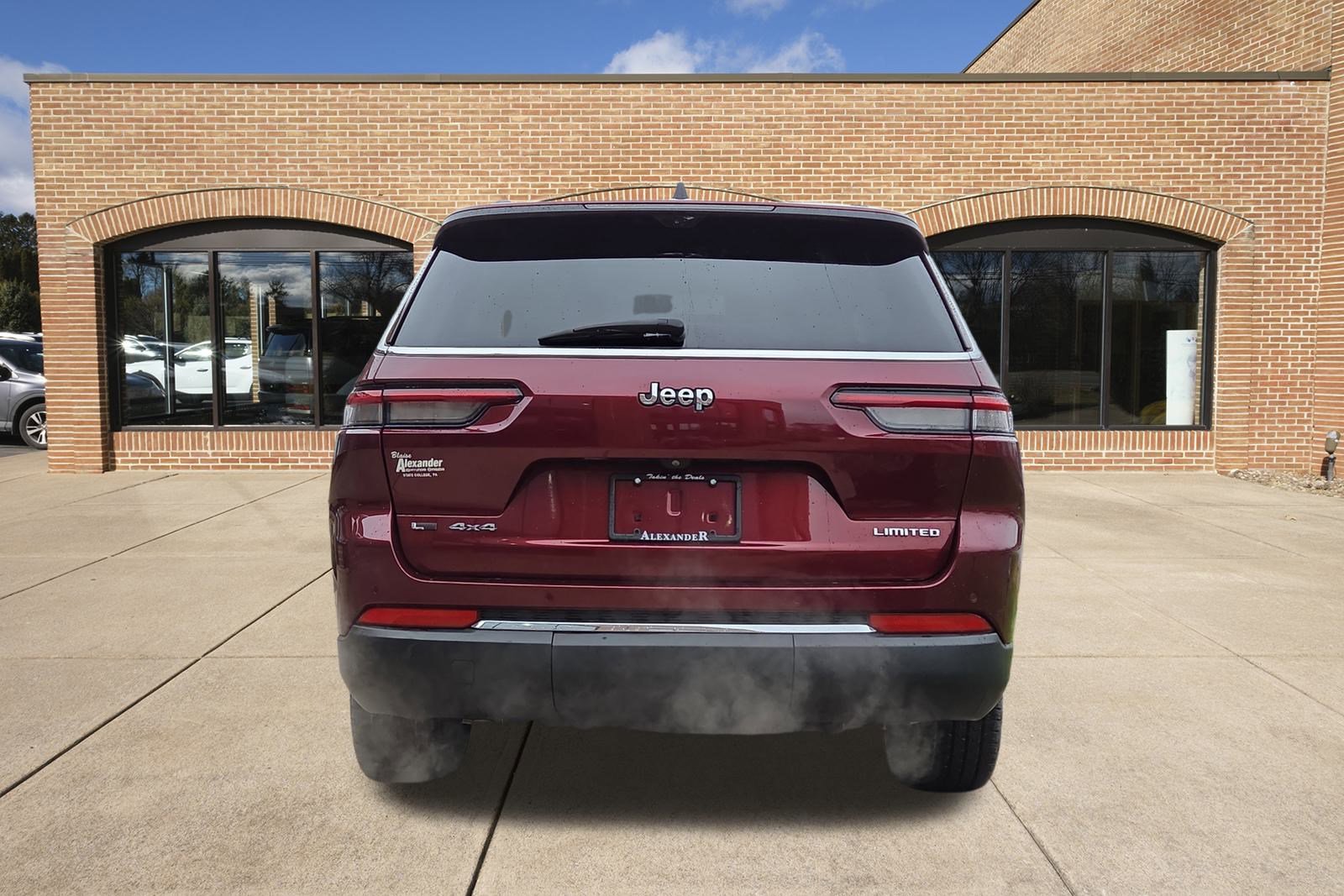 Used 2021 Jeep Grand Cherokee L Limited w/ Luxury Tech Group II image 4