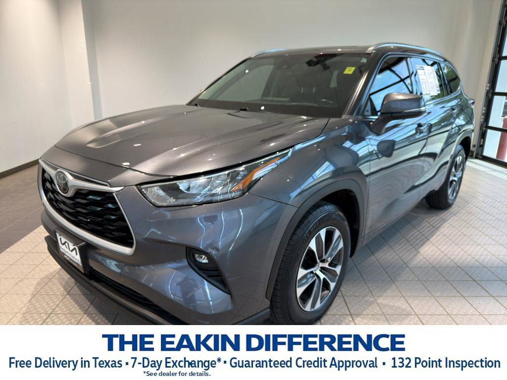 Used 2020 Toyota Highlander XLE image 1