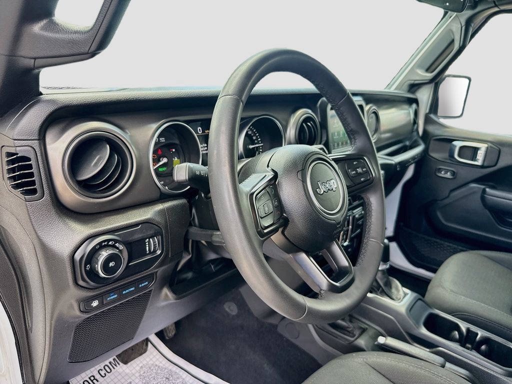 Certified 2023 Jeep Wrangler Unlimited AWD/4WD image 10