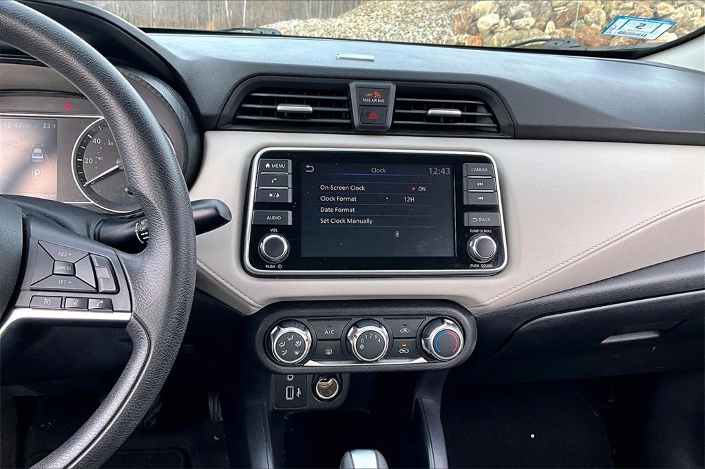 Used 2021 Nissan Versa SV image 29