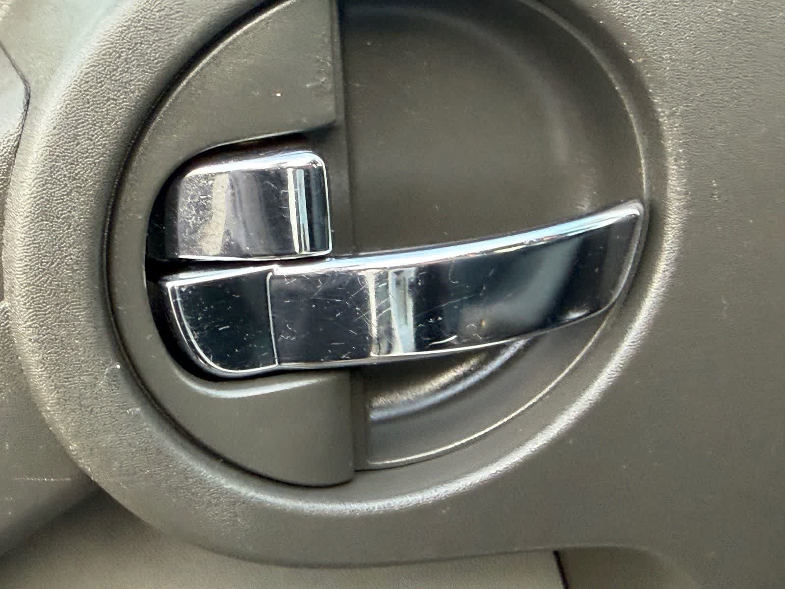 Used 2013 Nissan Xterra S RWD image 17