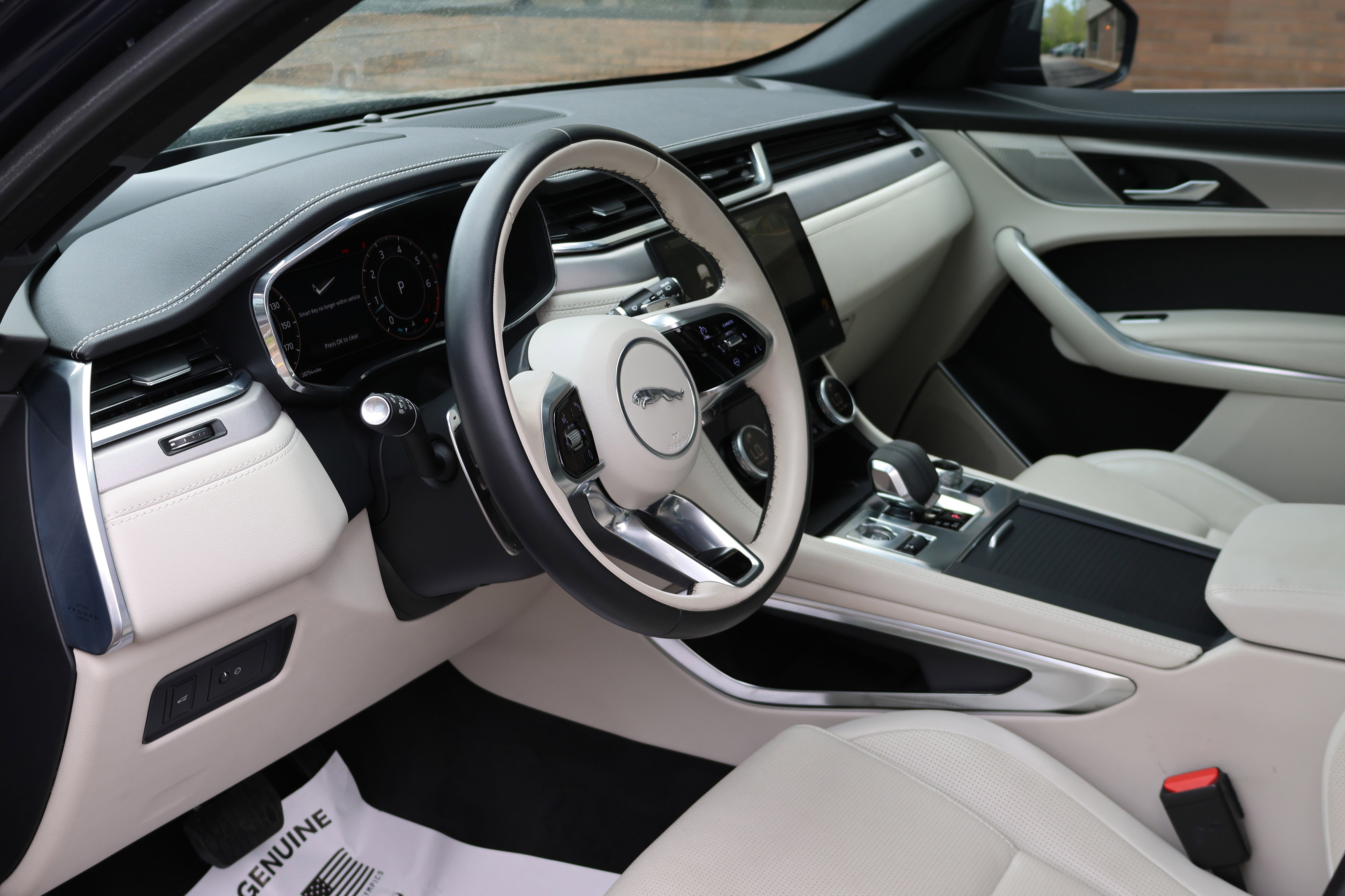 Used 2024 Jaguar F-PACE R-Dynamic S AWD/4WD image 23