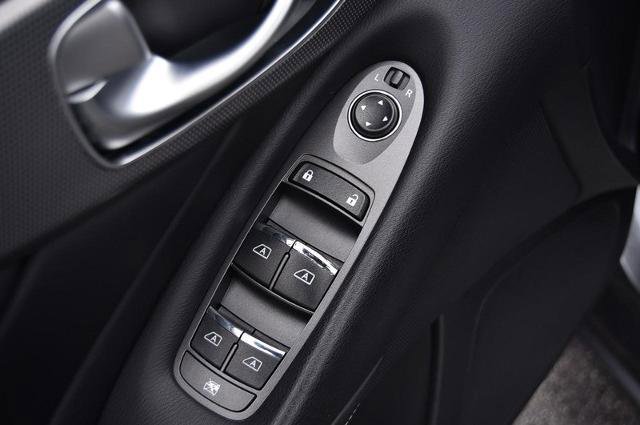 Used 2015 INFINITI Q50 Premium w/ Navigation Package image 9