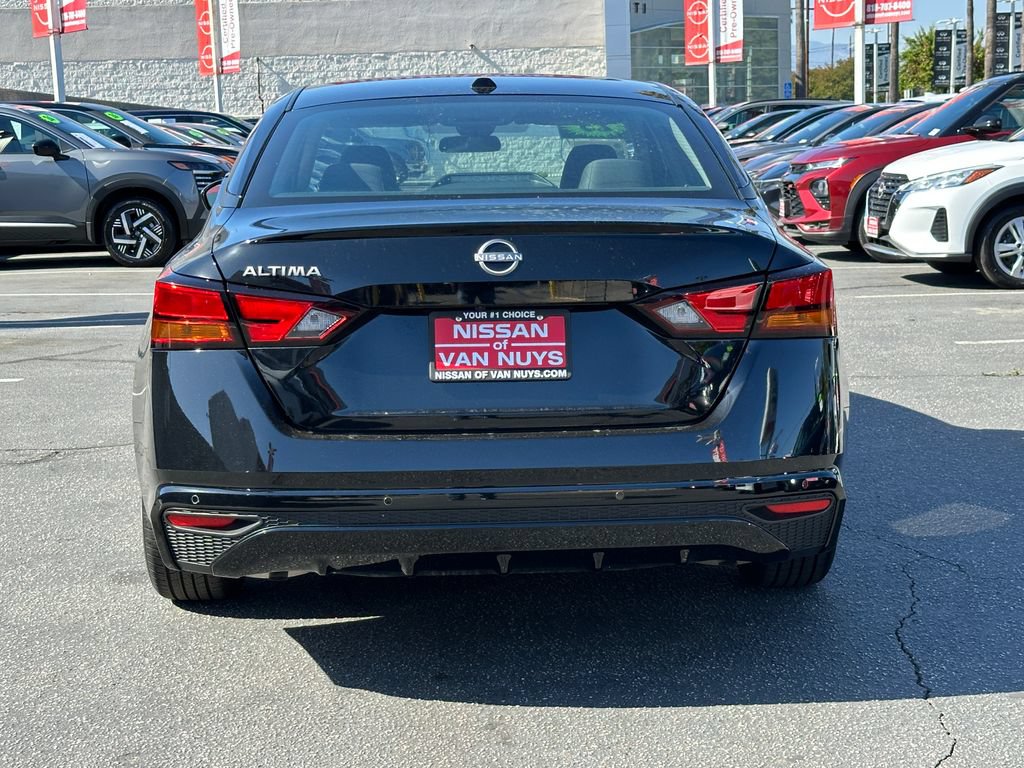Used 2025 Nissan Altima 2.5 S FWD image 6