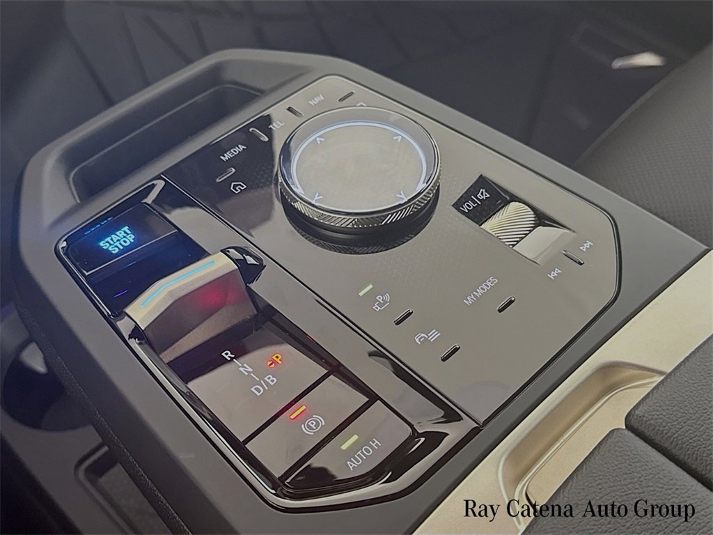 Used 2025 BMW iX xDrive50 w/ Premium Package image 17