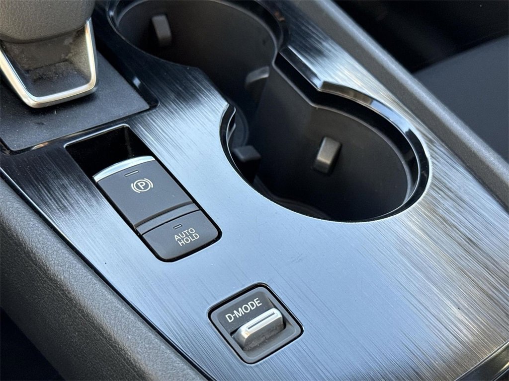 Used 2023 Nissan Rogue S image 35