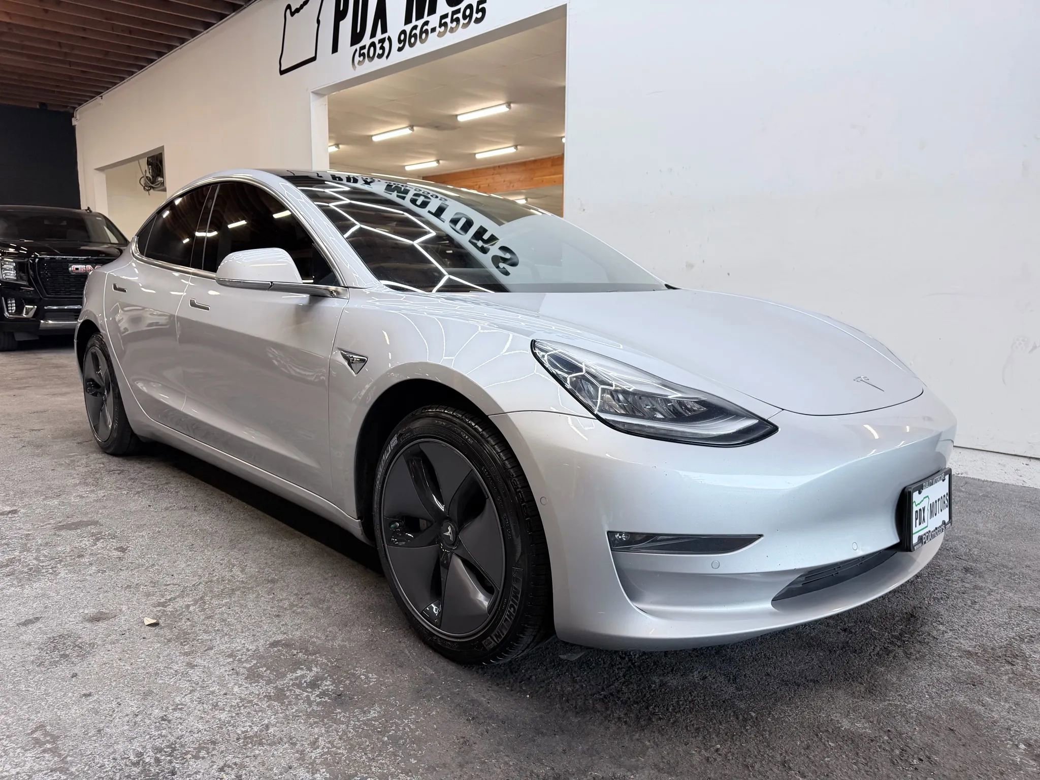 Used 2018 Tesla Model 3 Long Range image 2