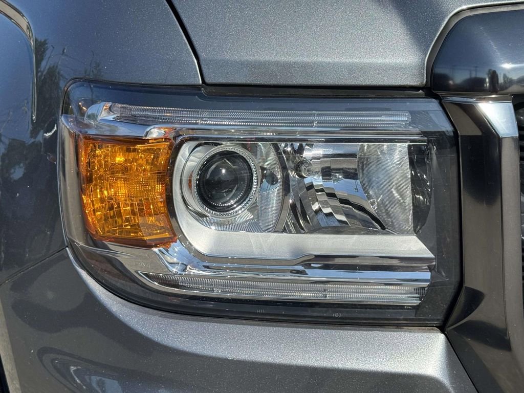 Used 2022 GMC Canyon AT4 w/ Trailering Package image 8