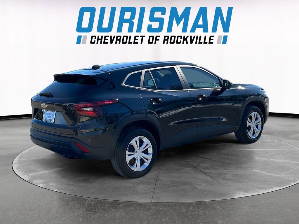 Used 2025 Chevrolet Trax LS image 6