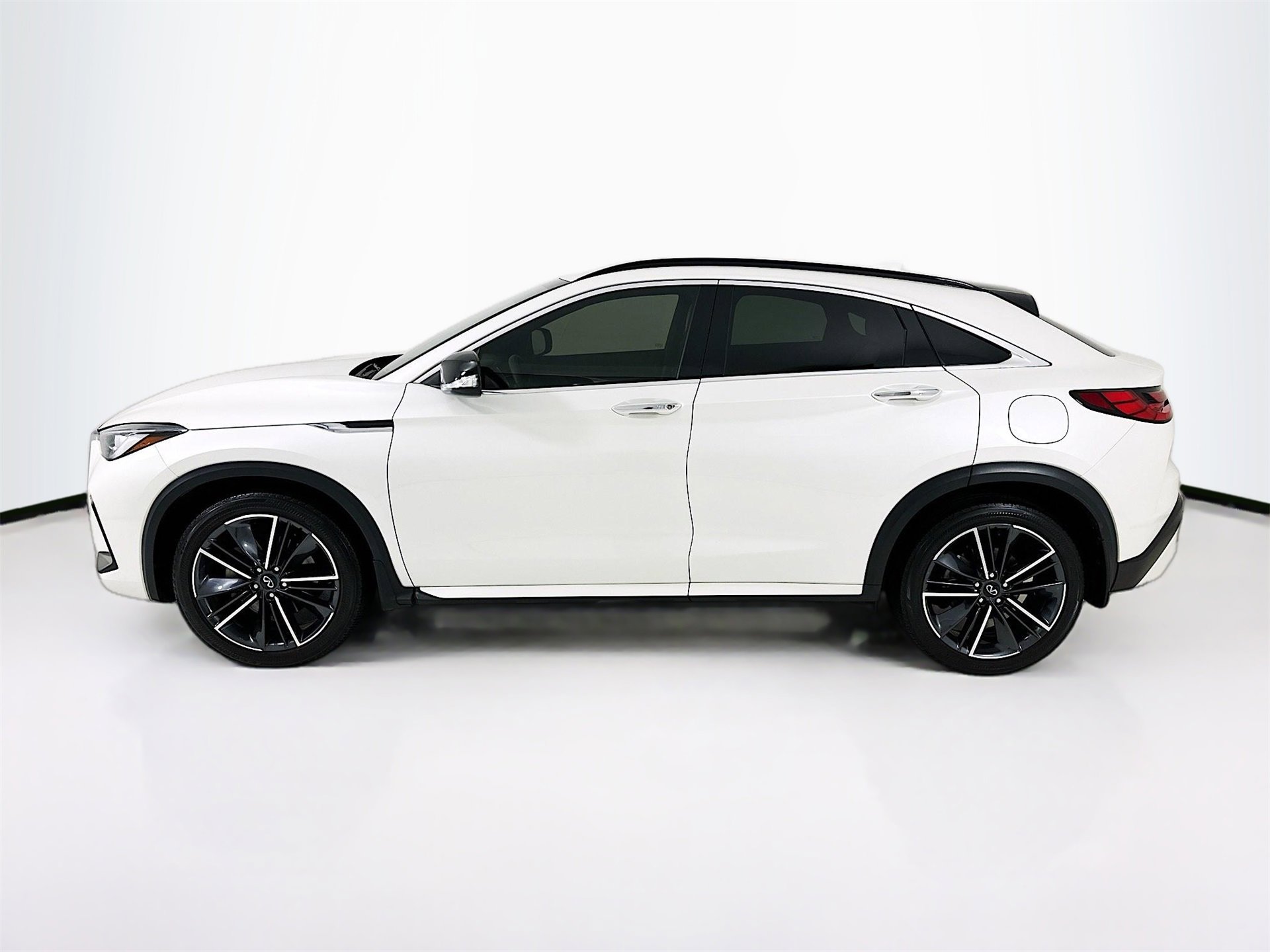 Used 2023 INFINITI QX55 Luxe w/ Cargo Package image 5