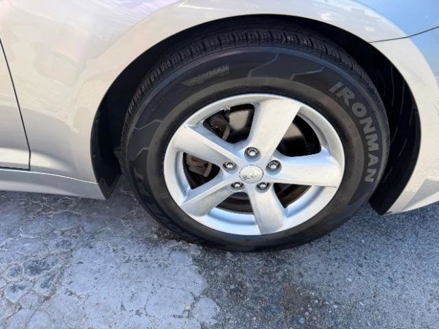 Used 2015 Kia Optima LX FWD image 11