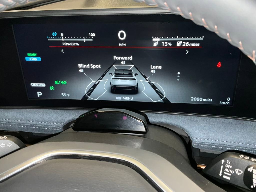 Used 2025 Nissan Ariya Platinum image 31