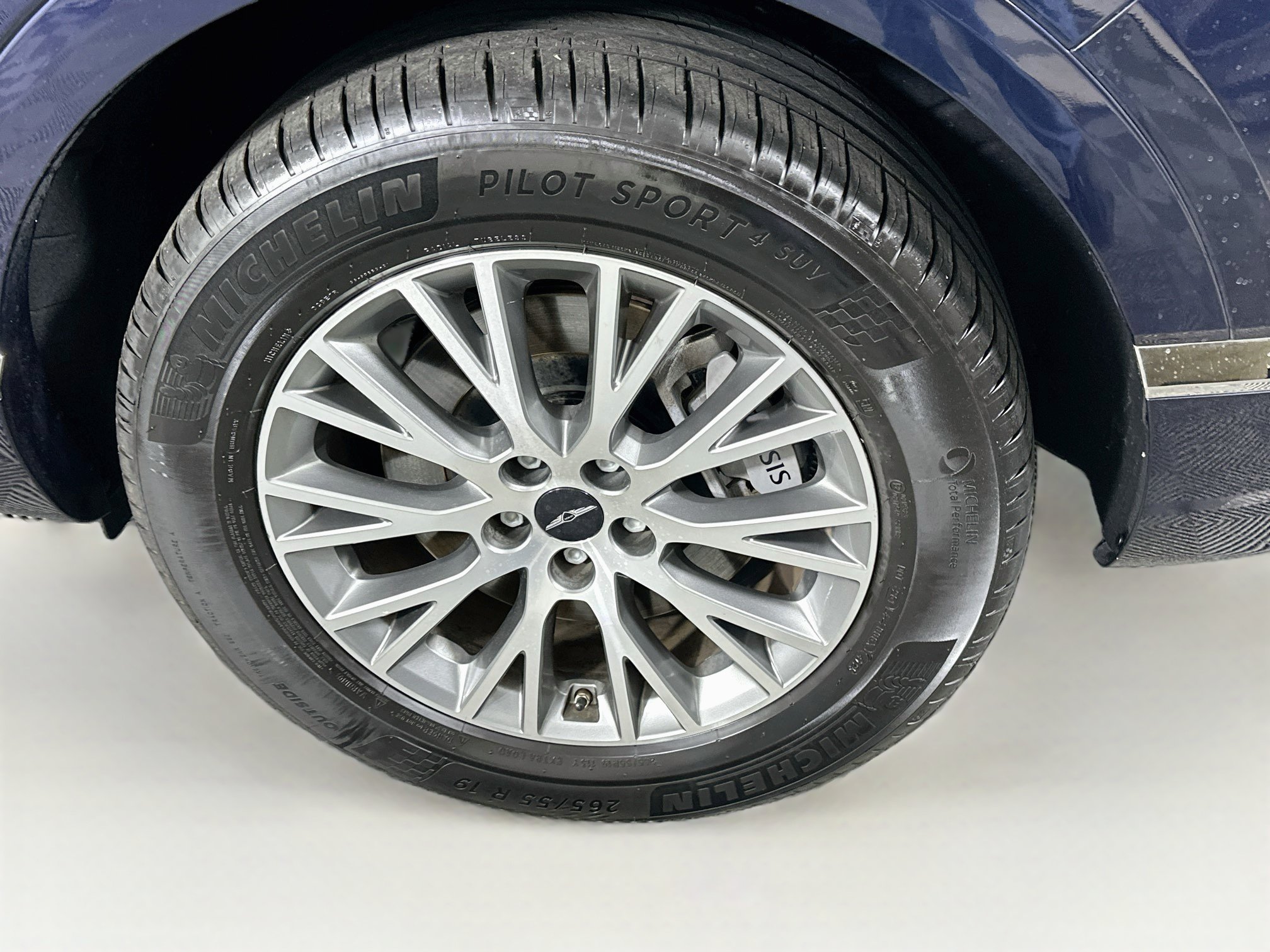 Used 2025 Genesis GV80 2.5T Standard AWD/4WD image 11