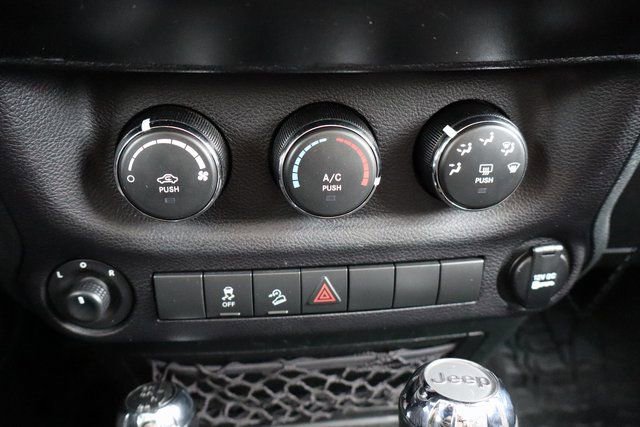 Used 2017 Jeep Wrangler Unlimited Willys image 21