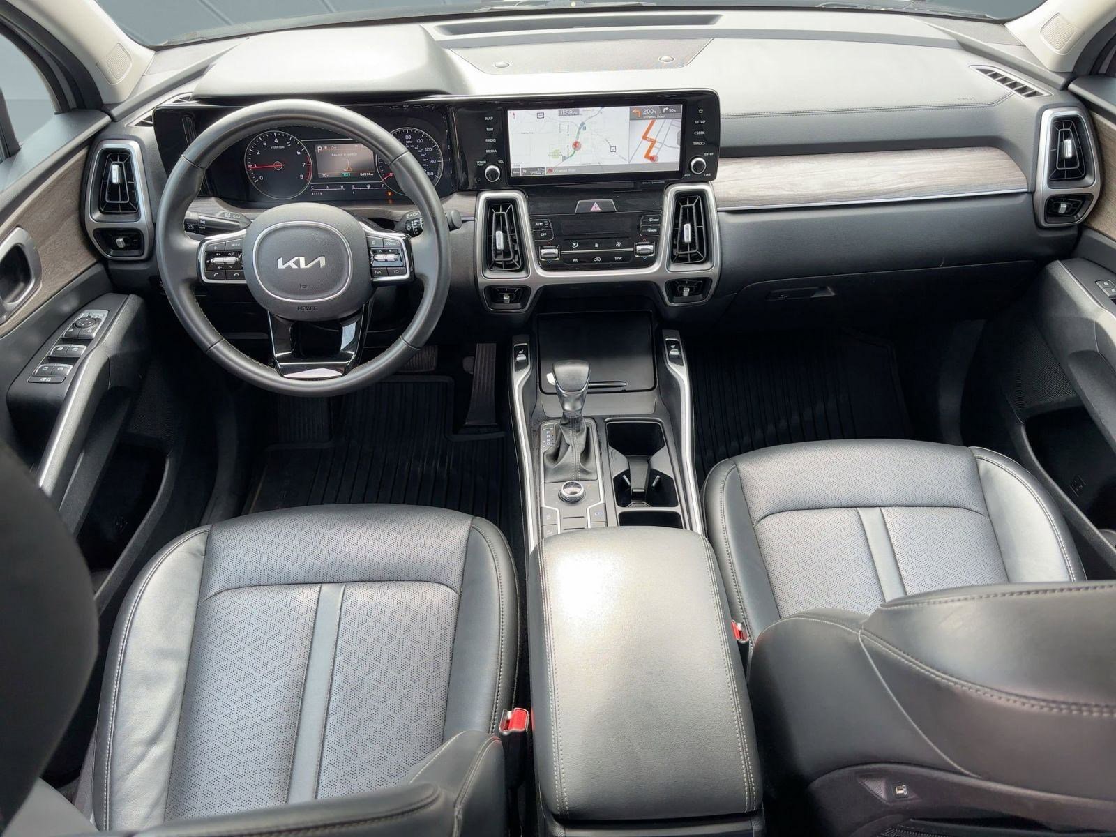 Used 2022 Kia Sorento S image 16