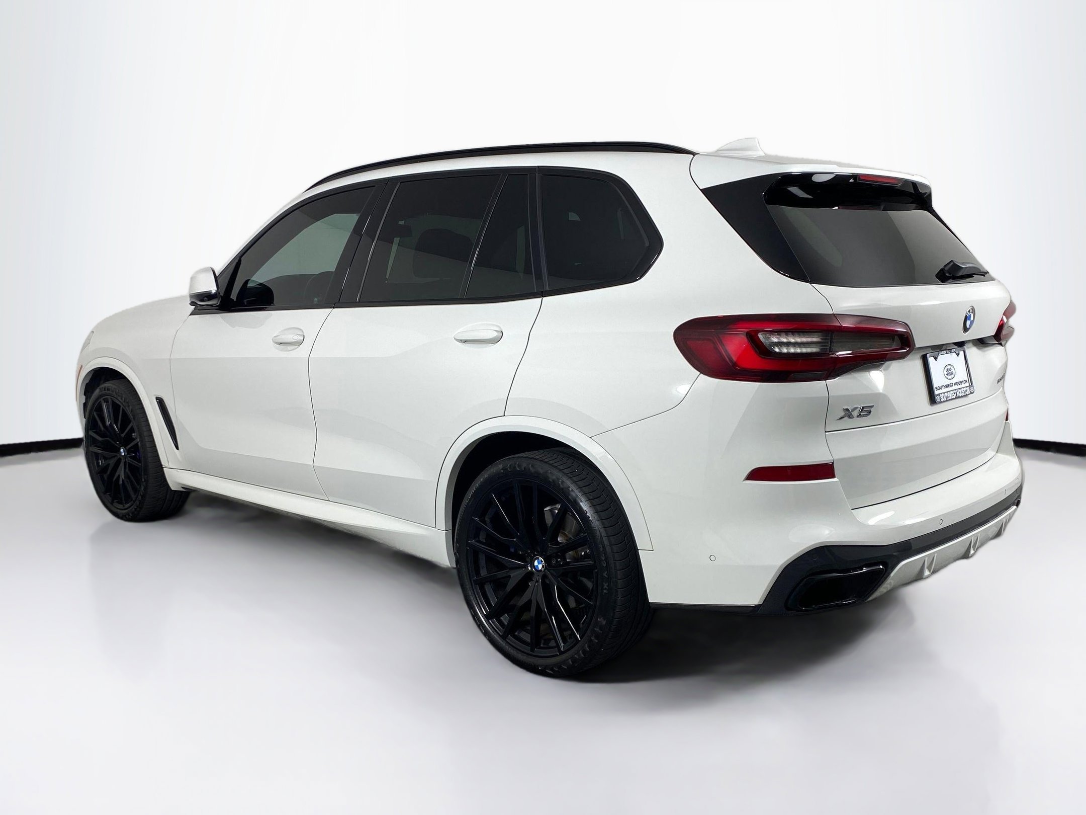 Used 2022 BMW X5 sDrive40i w/ M Sport Package image 4