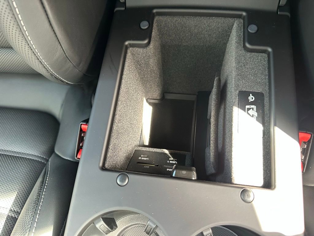 Certified 2025 Porsche Macan S image 29