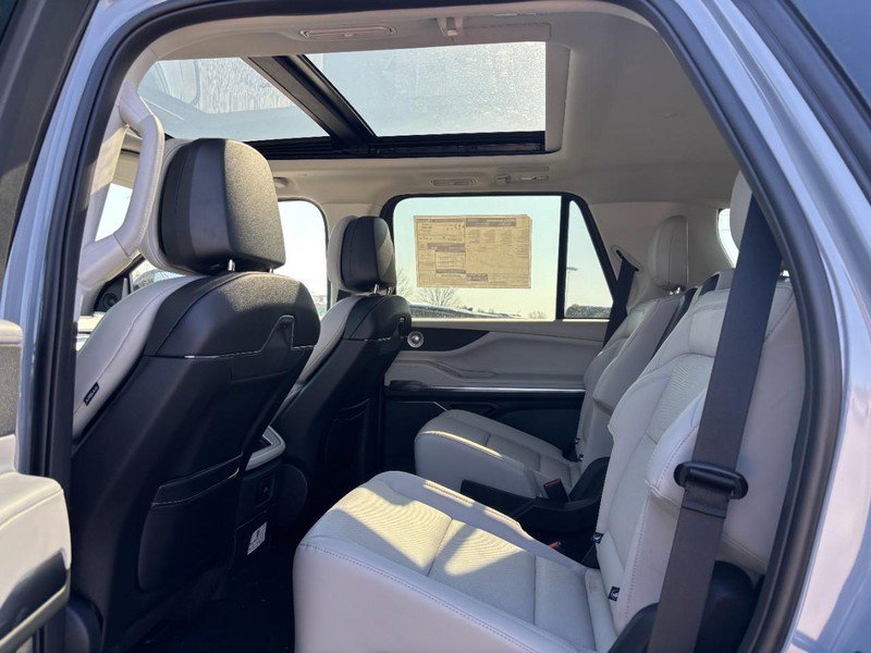 New 2026 Lincoln Navigator Reserve image 11