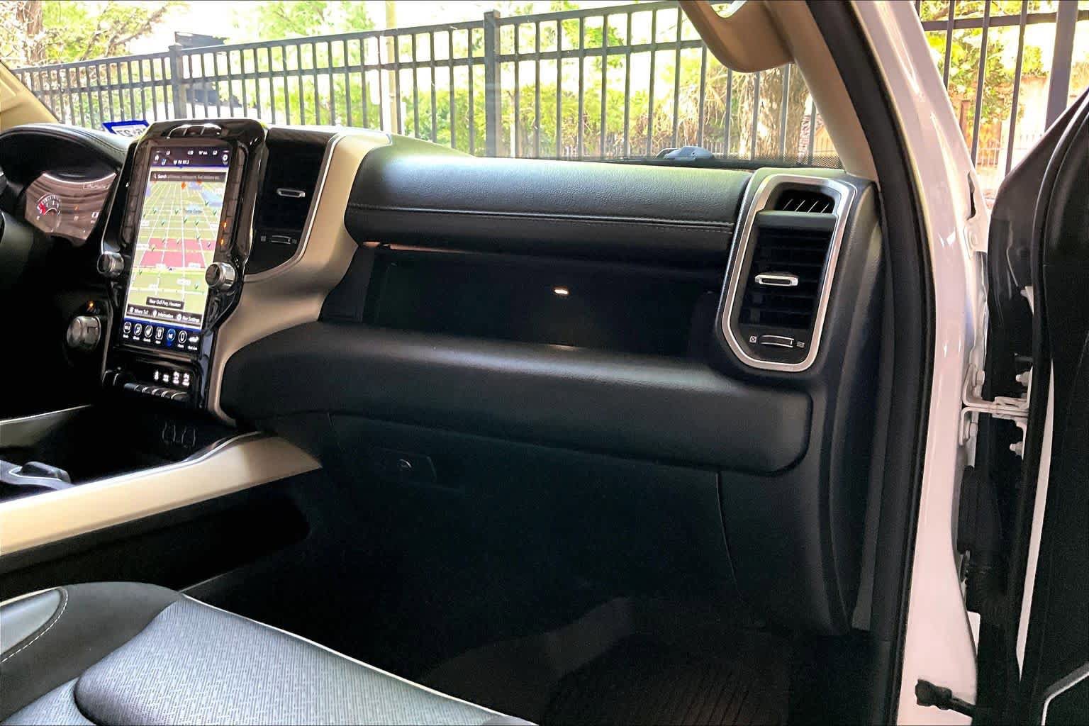 Used 2020 RAM 1500 Laramie AWD/4WD image 18
