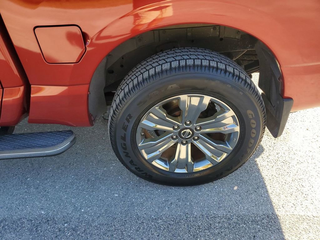 Used 2019 Nissan Titan SL w/ Chrome Package image 19
