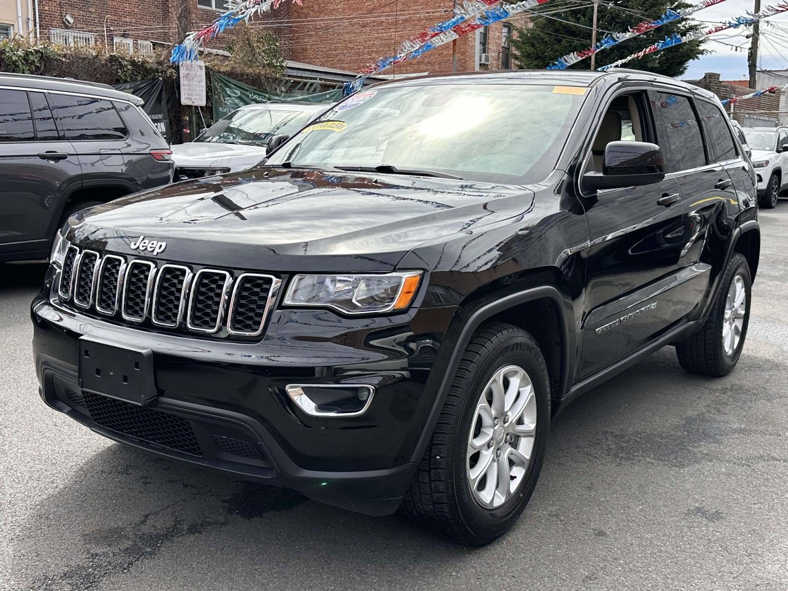 Used 2022 Jeep Grand Cherokee Laredo E w/ Security & Convenience Group AWD/4WD image 8