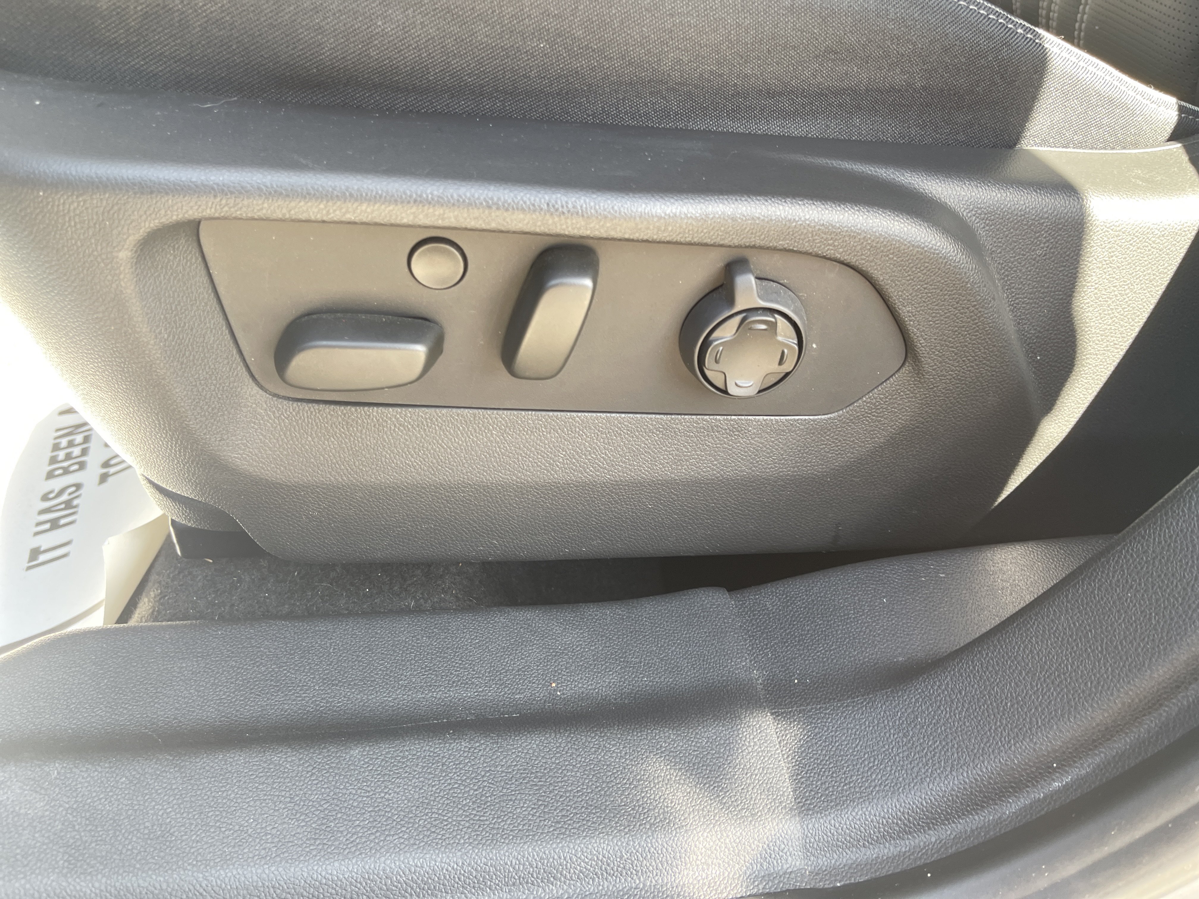 Used 2024 Buick Envision Avenir AWD/4WD image 36