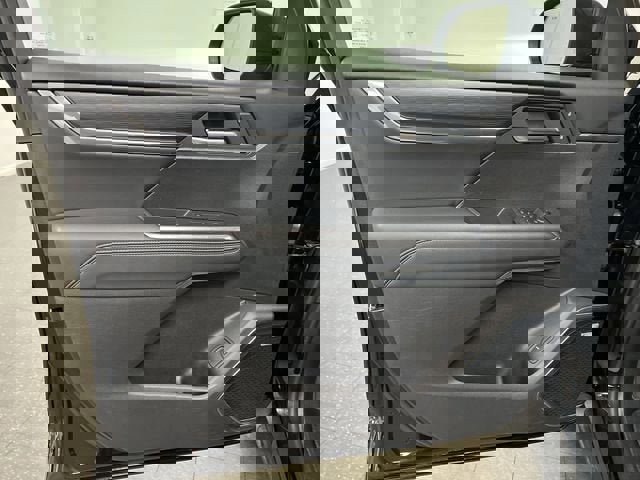 Certified 2025 GMC Acadia Elevation image 21