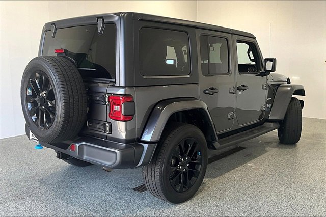 Used 2022 Jeep Wrangler Unlimited Sahara w/ Cold Weather Group image 5