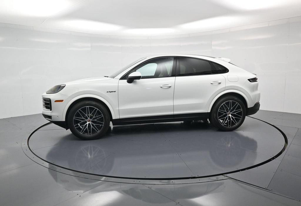Certified 2026 Porsche Cayenne E-Hybrid Coupe AWD/4WD image 2