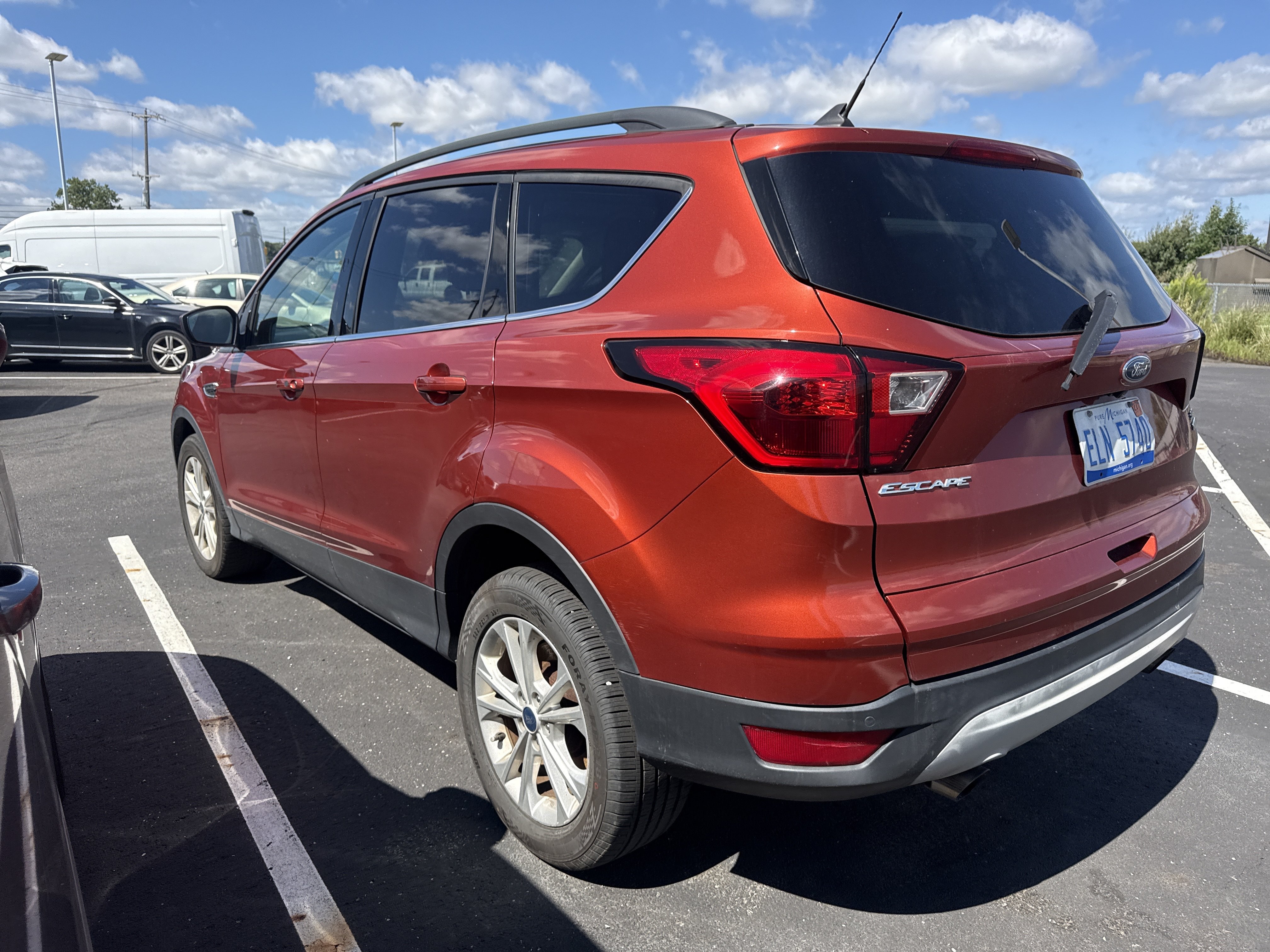 Used 2019 Ford Escape SEL w/ Ford Safe & Smart Package AWD/4WD image 6
