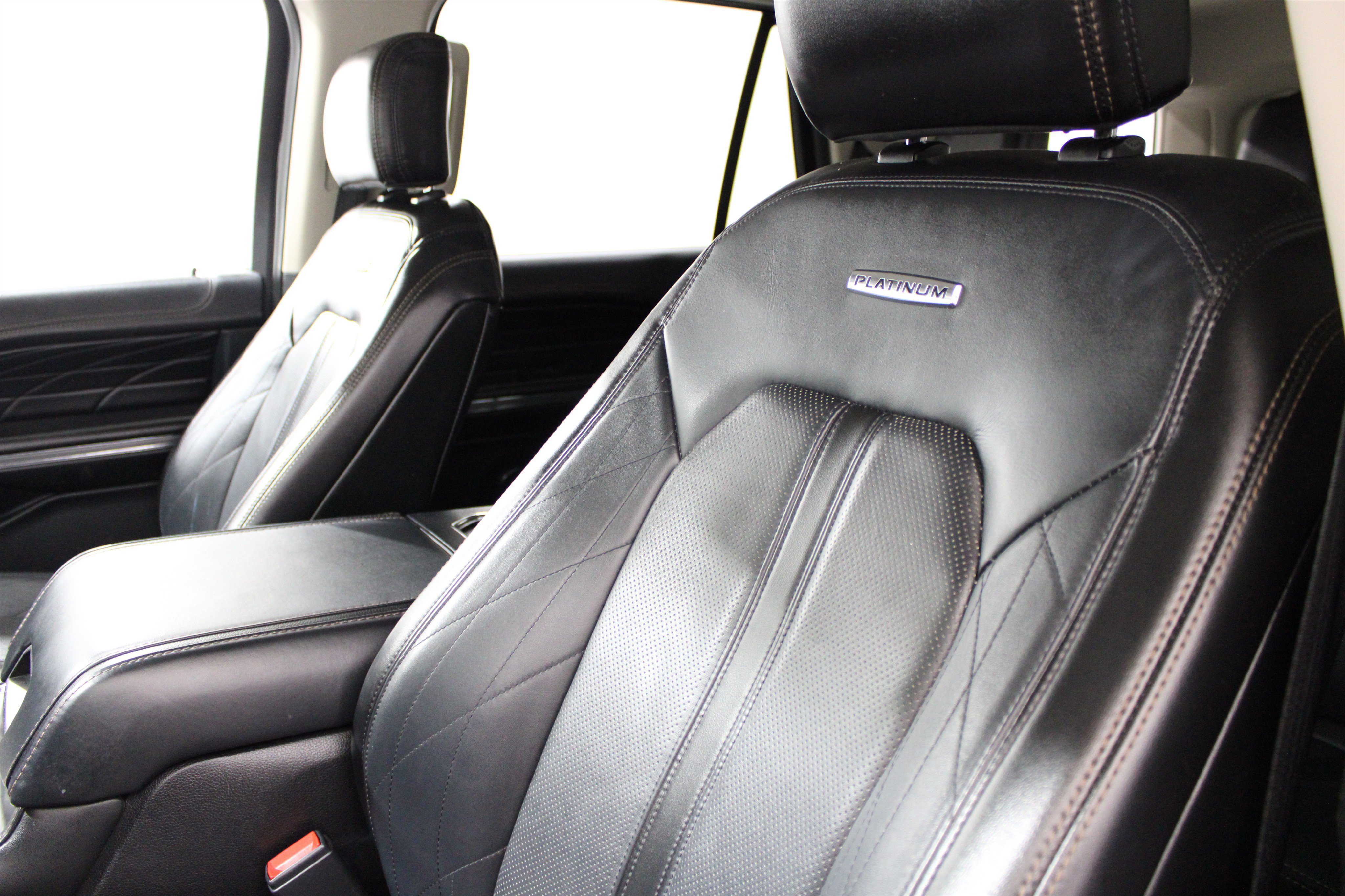Used 2020 Ford Expedition Platinum AWD/4WD image 7