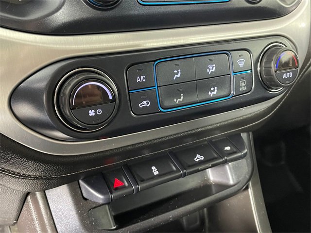 Used 2017 GMC Canyon SLE image 9